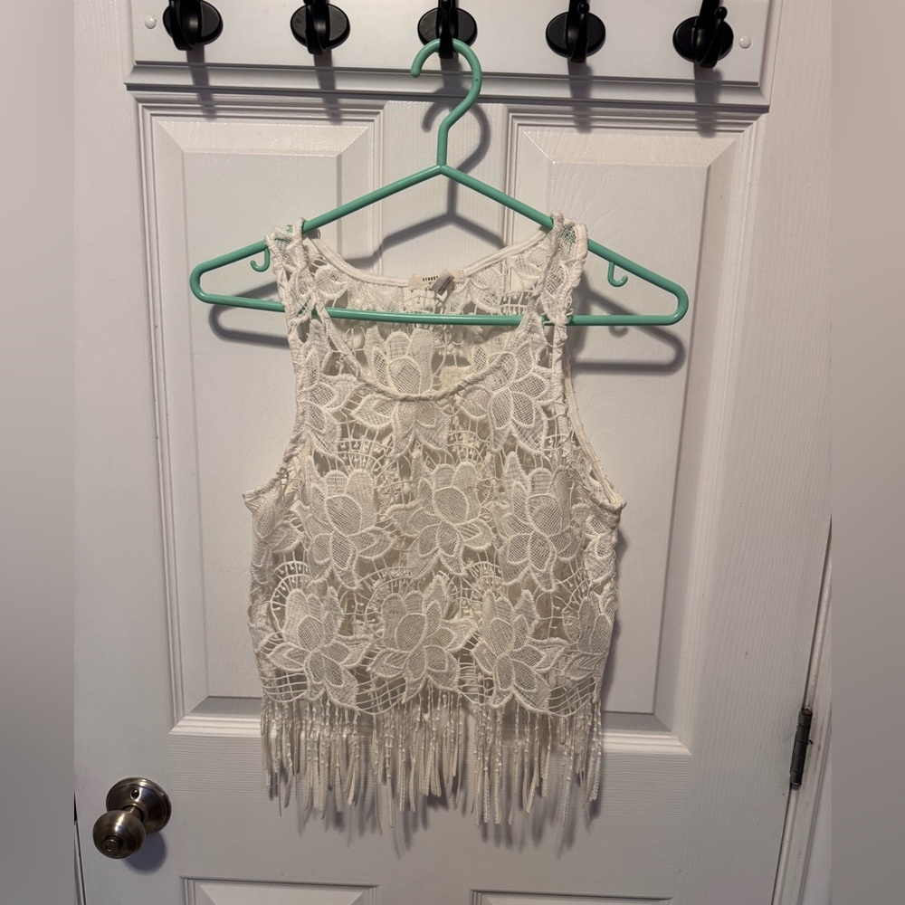 Streetwear Society Cream Lace Fringe Festival Crop Top – Size M (Fits S)